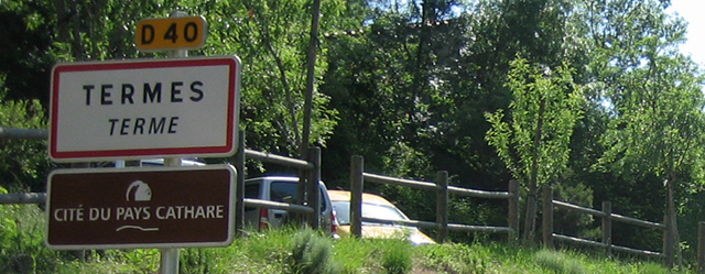 Panneau à l'entrée nord du village (Photo : Hannes CEULEMANS)